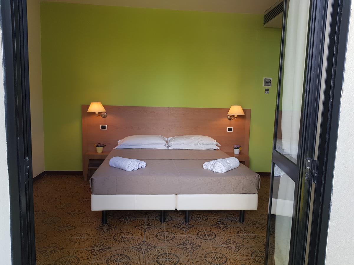 Hotel Bologna Rimini Eksteriør bilde